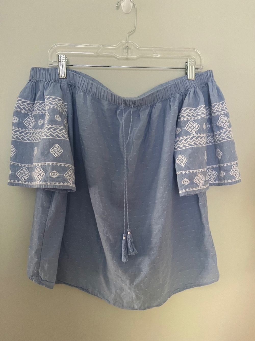 Cute Old Navy off shoulder top small